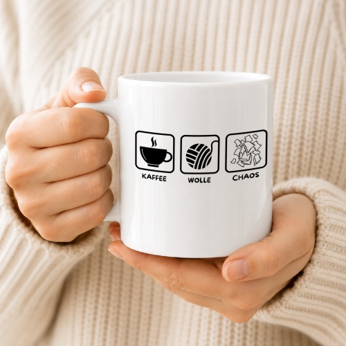 Tasse »Kaffee, Wolle, Chaos – das Leben von WUNSCHNAME«