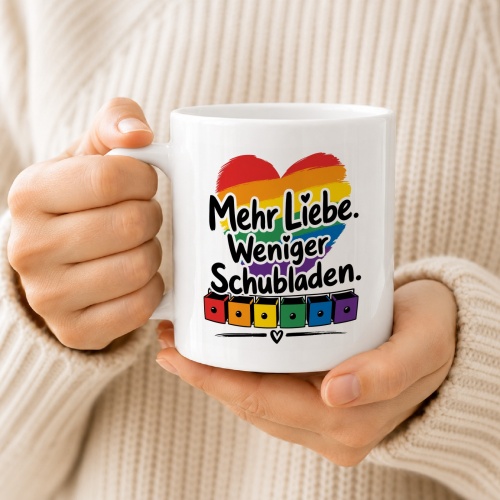 Tasse »Mehr Liebe. Weniger Schubladen.«