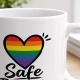 Tasse »Safe Person« mit Regenbogen-Herz