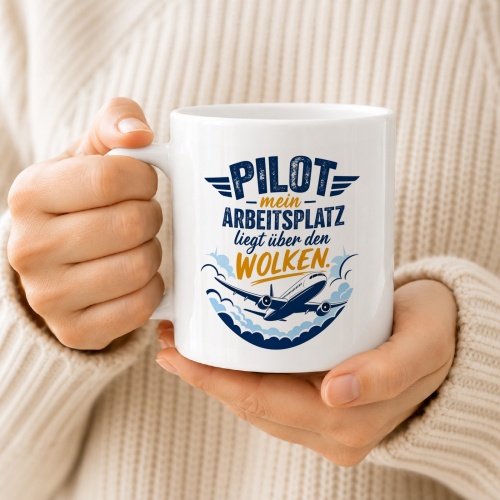 Tasse »Pilot – Mein Arbeitsplatz liegt über den Wolken«