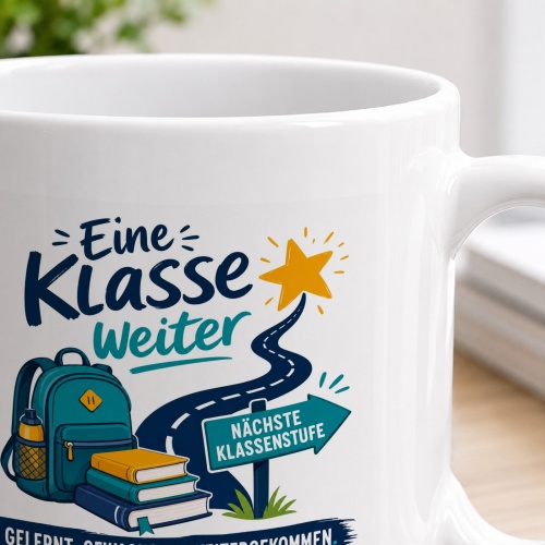 Tasse »Eine Klasse weiter«