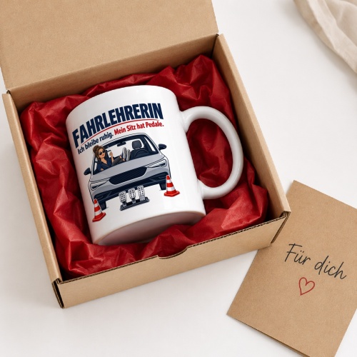 Tasse »Fahrlehrerin Ich bleibe ruhig. Mein Sitz hat Pedale.«