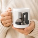 Tasse mit abstraktem Architekturmotiv