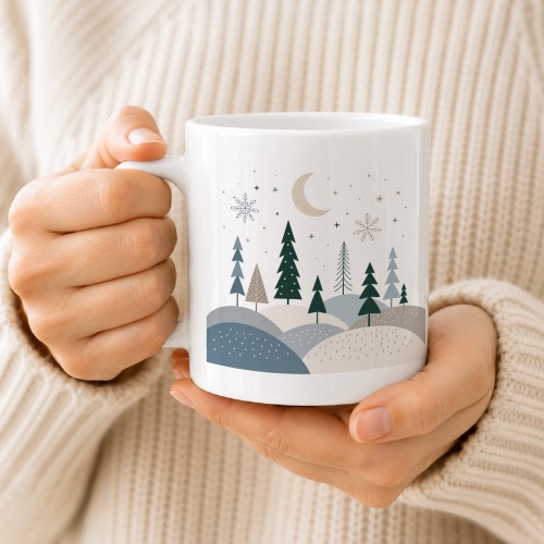 Tasse mit winterlichem Waldmotiv