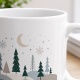 Tasse mit winterlichem Waldmotiv