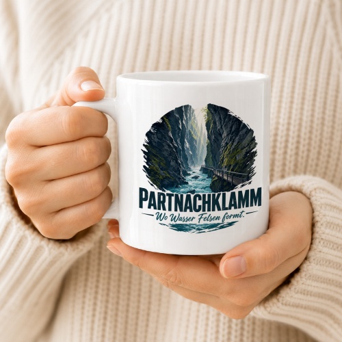 Tasse »Partnachklamm – Wo Wasser Felsen formt.«